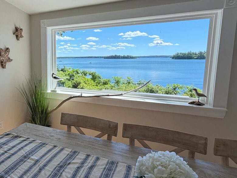 Serene Coastal Sanctuary Overlooking Casco Bay - Freeport, Maine