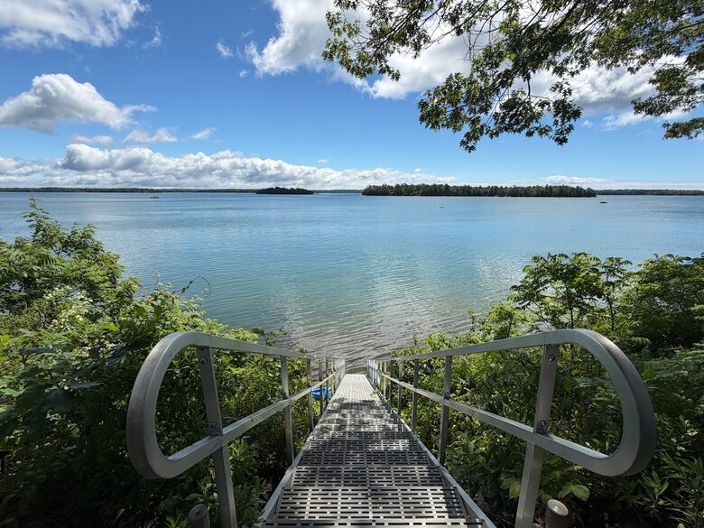 Serene Coastal Sanctuary Overlooking Casco Bay - Freeport, Maine