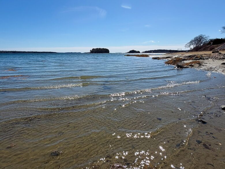 Serene Coastal Sanctuary Overlooking Casco Bay - Freeport, Maine