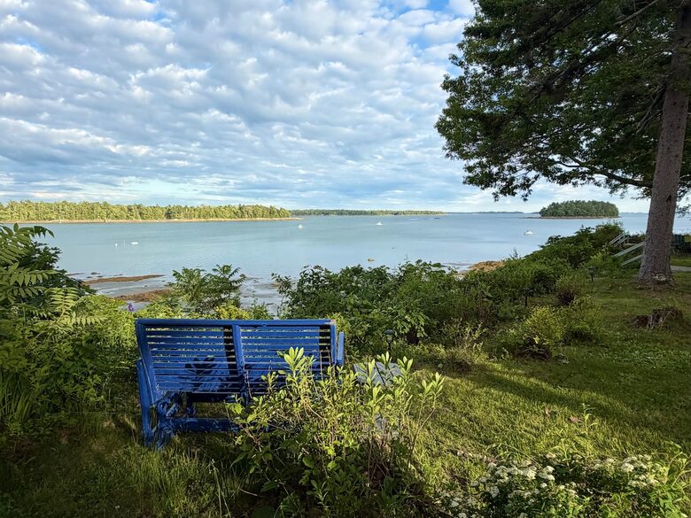 Serene Coastal Sanctuary Overlooking Casco Bay - Freeport, Maine