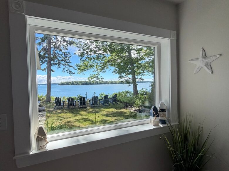 Serene Coastal Sanctuary Overlooking Casco Bay - Freeport, Maine