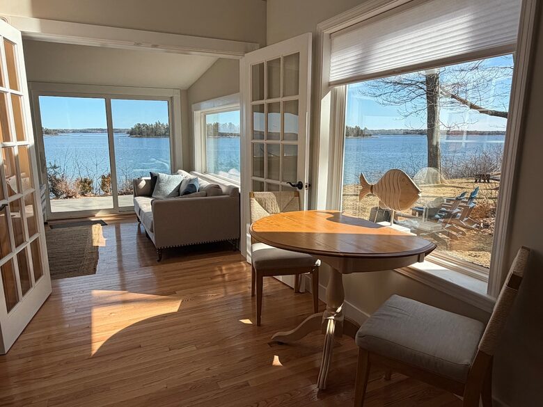 Serene Coastal Sanctuary Overlooking Casco Bay - Freeport, Maine