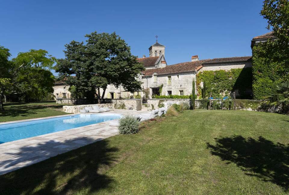 15th Century Residence with Six Hectares of Private Countryside - Gout Rossignol, France