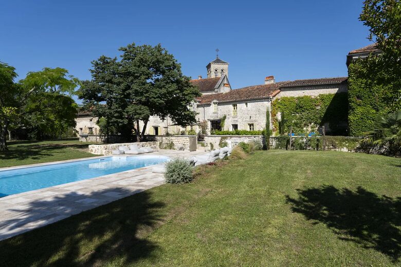 15th Century Residence with Six Hectares of Private Countryside - Gout Rossignol, France