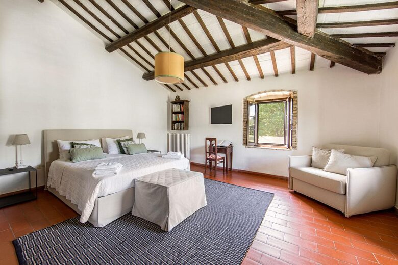 A Refined Umbrian Estate with Vineyards and Olive Groves - Gualdo Cattaneo, Perugia, Italy