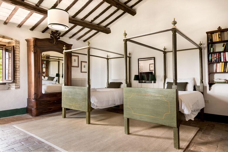 A Refined Umbrian Estate with Vineyards and Olive Groves - Gualdo Cattaneo, Perugia, Italy