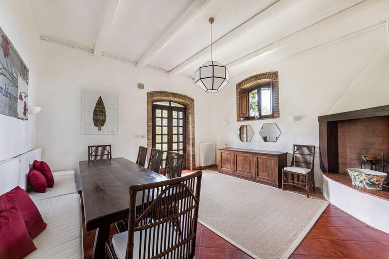 A Refined Umbrian Estate with Vineyards and Olive Groves - Gualdo Cattaneo, Perugia, Italy