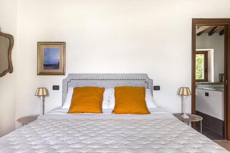 A Refined Umbrian Estate with Vineyards and Olive Groves - Gualdo Cattaneo, Perugia, Italy
