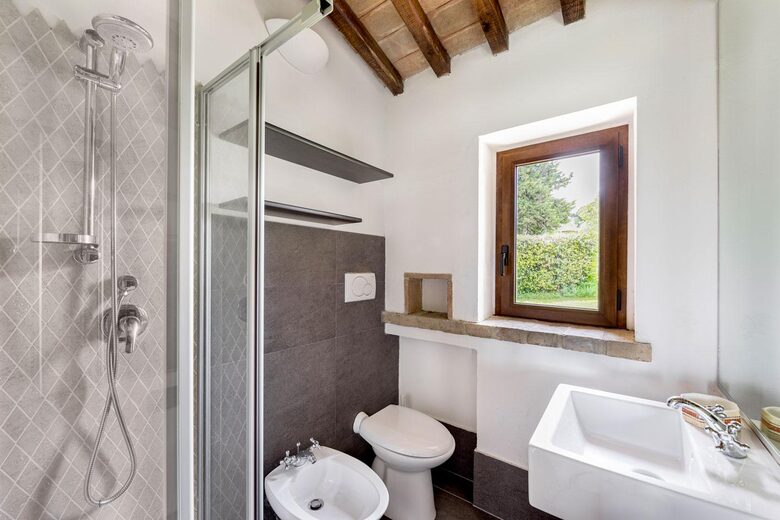 A Refined Umbrian Estate with Vineyards and Olive Groves - Gualdo Cattaneo, Perugia, Italy