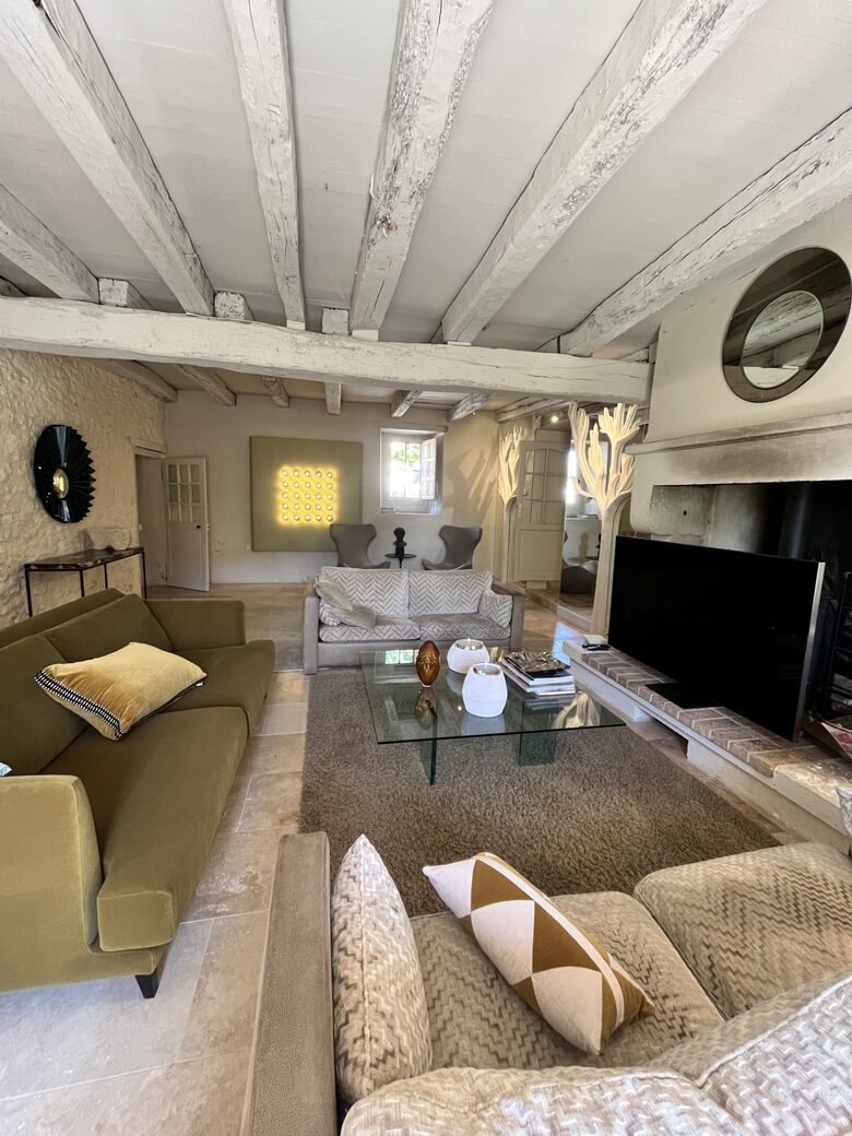 15th Century Residence with Six Hectares of Private Countryside - Gout Rossignol, France