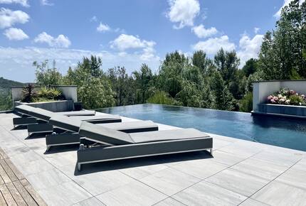 Contemporary Villa with Private Spa and Panoramic Views - Saint-Gély-du-Fesc, France