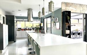 Prestigious contemporary villa with private spa and panoramic view - Saint-Gély-du-Fesc, France