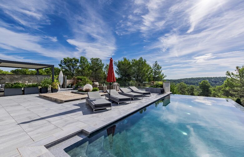 Contemporary Villa with Private Spa and Panoramic Views - Saint-Gély-du-Fesc, France