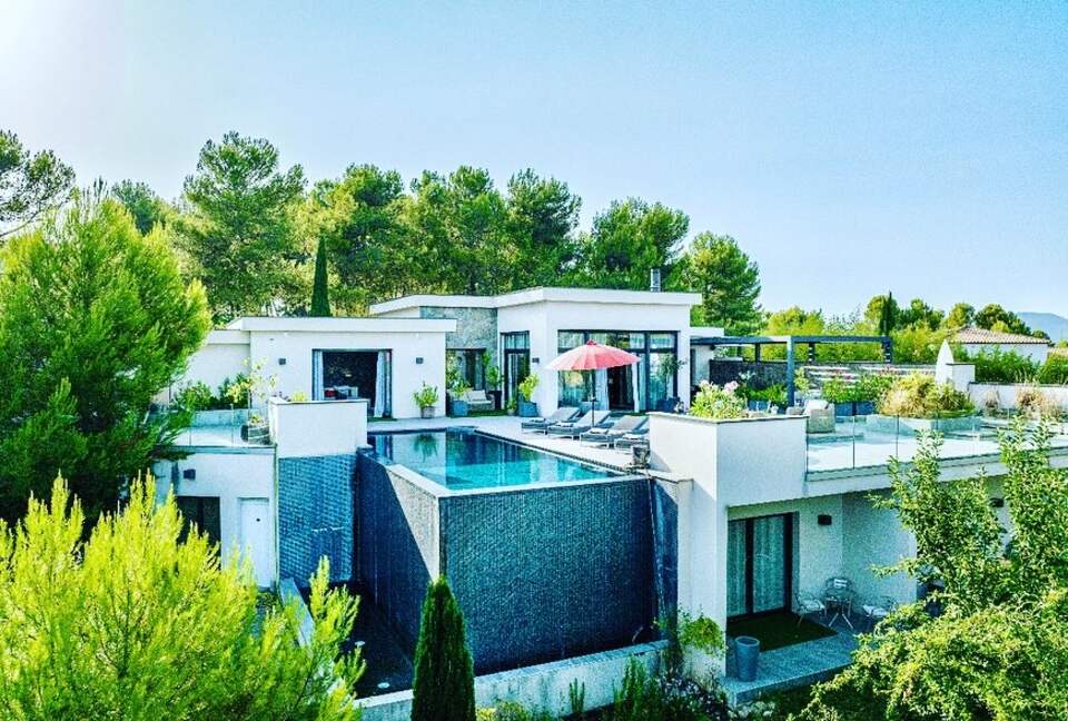 Contemporary Villa with Private Spa and Panoramic Views - Saint-Gély-du-Fesc, France