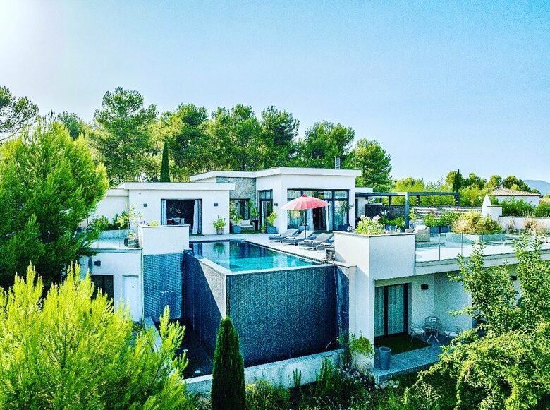 Contemporary Villa with Private Spa and Panoramic Views - Saint-Gély-du-Fesc, France
