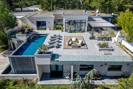 Contemporary Villa with Private Spa and Panoramic Views - Saint-Gély-du-Fesc, France