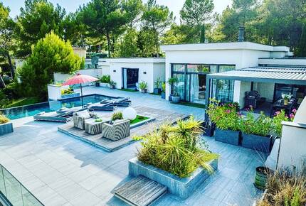 Contemporary Villa with Private Spa and Panoramic Views - Saint-Gély-du-Fesc, France