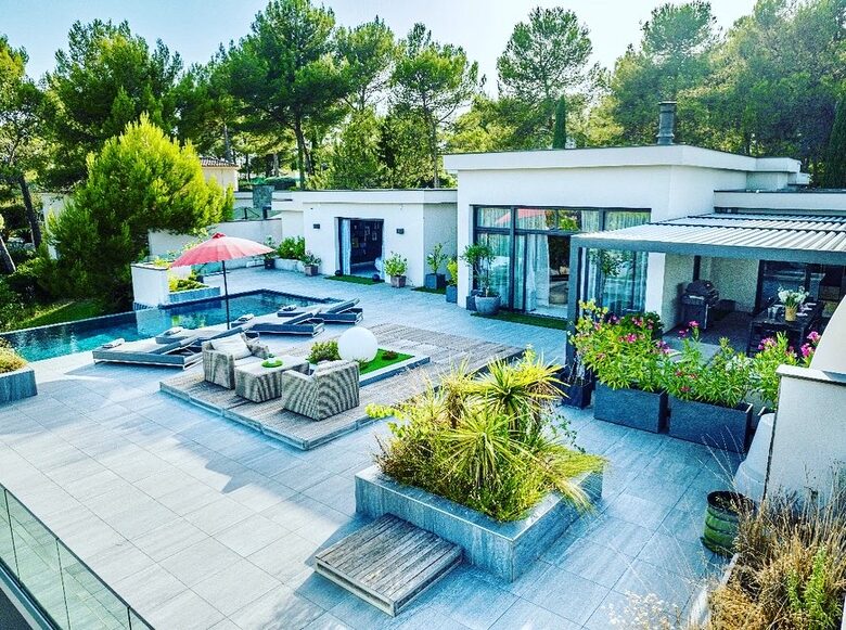 Contemporary Villa with Private Spa and Panoramic Views - Saint-Gély-du-Fesc, France