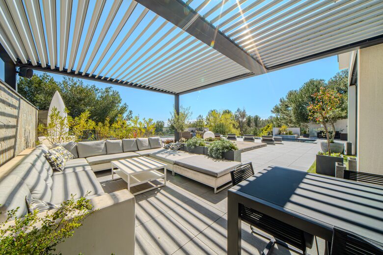 Contemporary Villa with Private Spa and Panoramic Views - Saint-Gély-du-Fesc, France