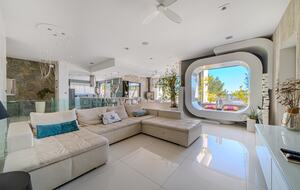 Prestigious contemporary villa with private spa and panoramic view - Saint-Gély-du-Fesc, France