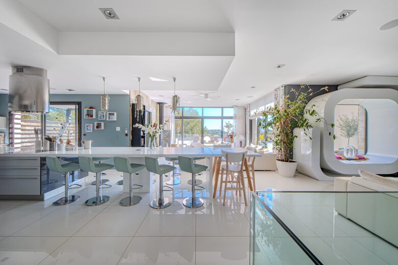 Contemporary Villa with Private Spa and Panoramic Views - Saint-Gély-du-Fesc, France