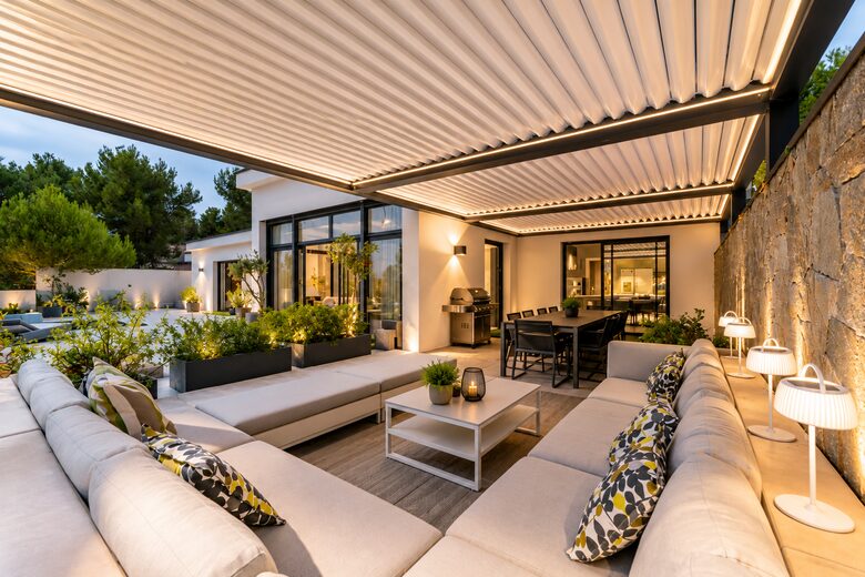 Contemporary Villa with Private Spa and Panoramic Views - Saint-Gély-du-Fesc, France