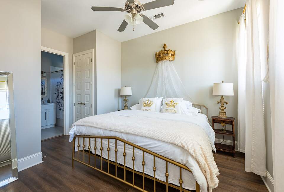 Garden District-Adjacent New Orleans Retreat - New Orleans, Louisiana