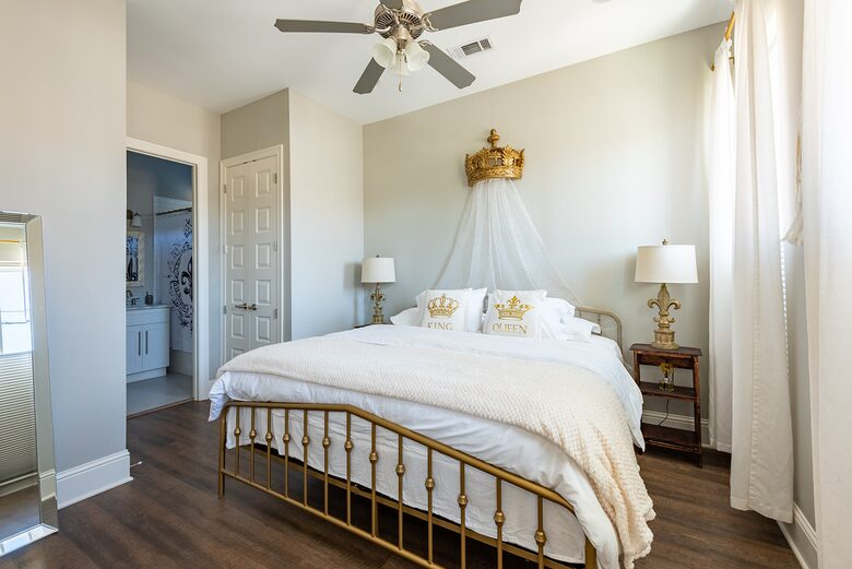 Garden District-Adjacent New Orleans Retreat - New Orleans, Louisiana