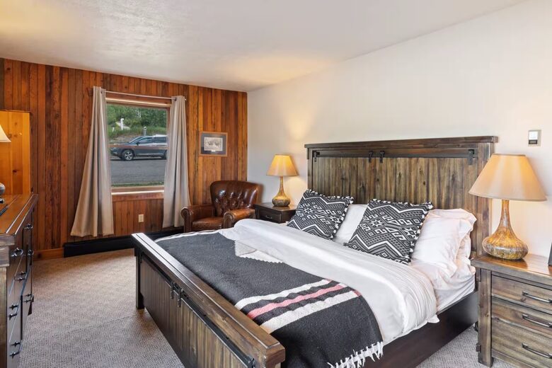 Rocky Mountain Lodge Near Steamboat Lake - Clark, Colorado