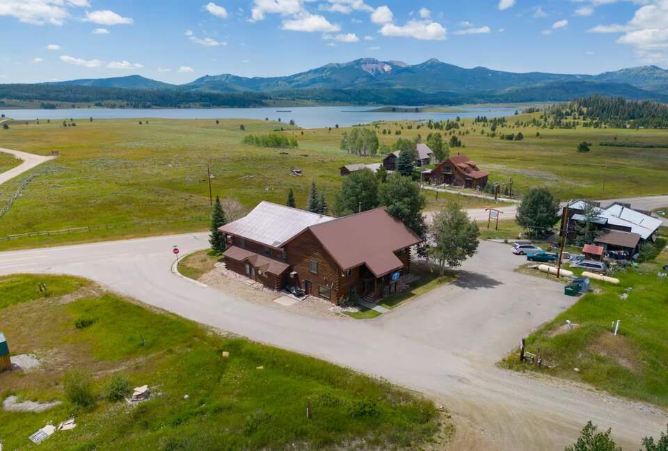 Rocky Mountain Lodge Near Steamboat Lake - Clark, Colorado