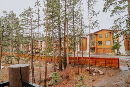 Forest Retreat Near Mammoth Mountain - Mammoth Lakes, California