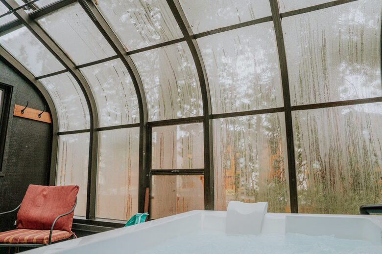 Forest Retreat Near Mammoth Mountain - Mammoth Lakes, California