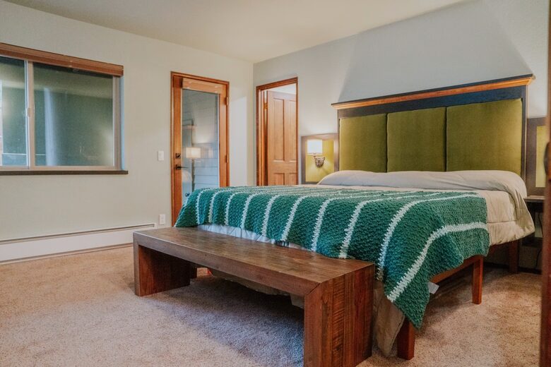 Forest Retreat Near Mammoth Mountain - Mammoth Lakes, California