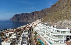 Elegant Two Bedroom Retreat with Sea Views in Los Gigantes - Santiago del Teide, Tenerife, Spain
