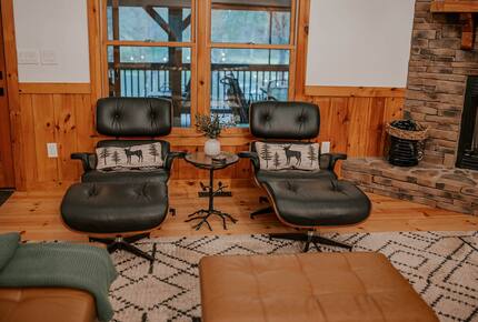 Ellijay Mountain Retreat with Flat Riverfront Backyard - Ellijay, Georgia
