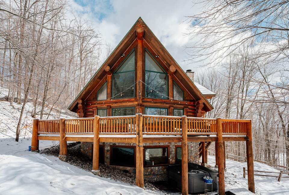 Social Chalet at Schuss Mountain - Mancelona, Michigan