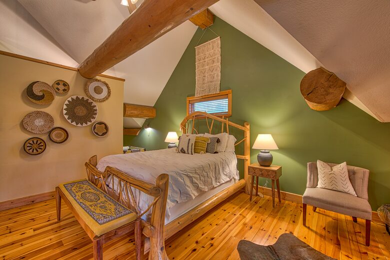 Social Chalet at Schuss Mountain - Mancelona, Michigan