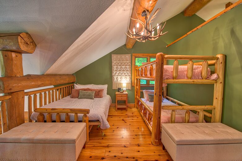 Social Chalet at Schuss Mountain - Mancelona, Michigan