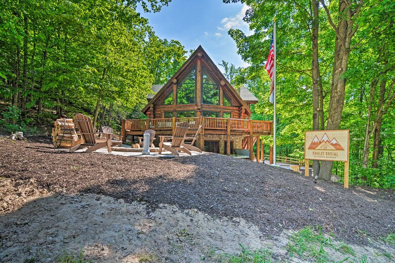 Social Chalet at Schuss Mountain - Mancelona, Michigan
