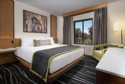 Lazy River Resort Suite Near the Strip - Las Vegas, Nevada