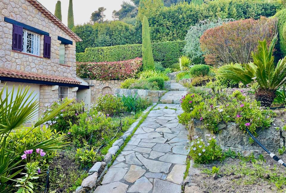 Villa Meribella with Sea and Village Views - La Colle-sur-Loup, France
