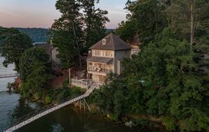 Designer Waterfront Hideaway at Point William - Crane Hill, Alabama