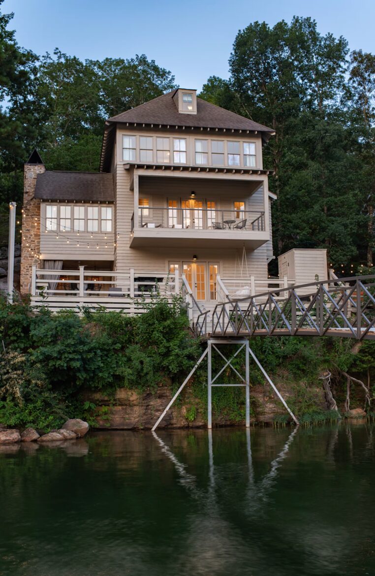 Designer Waterfront Hideaway at Point William - Crane Hill, Alabama