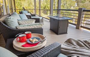 Acorn Landing Lakefront Retreat on Hyco Lake - Semora, North Carolina