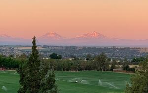 Luxury High Desert Escape with Panoramic Mountain Views - Madras, Oregon