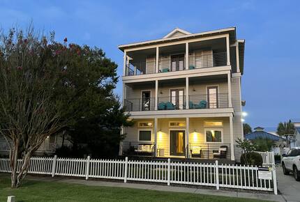 Destin Gulf View Retreat with Private Court - Destin, Florida