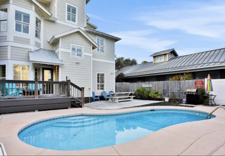 Destin Gulf View Retreat with Private Court - Destin, Florida