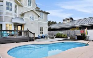 Destin Gulf View Retreat with Private Court - Destin, Florida