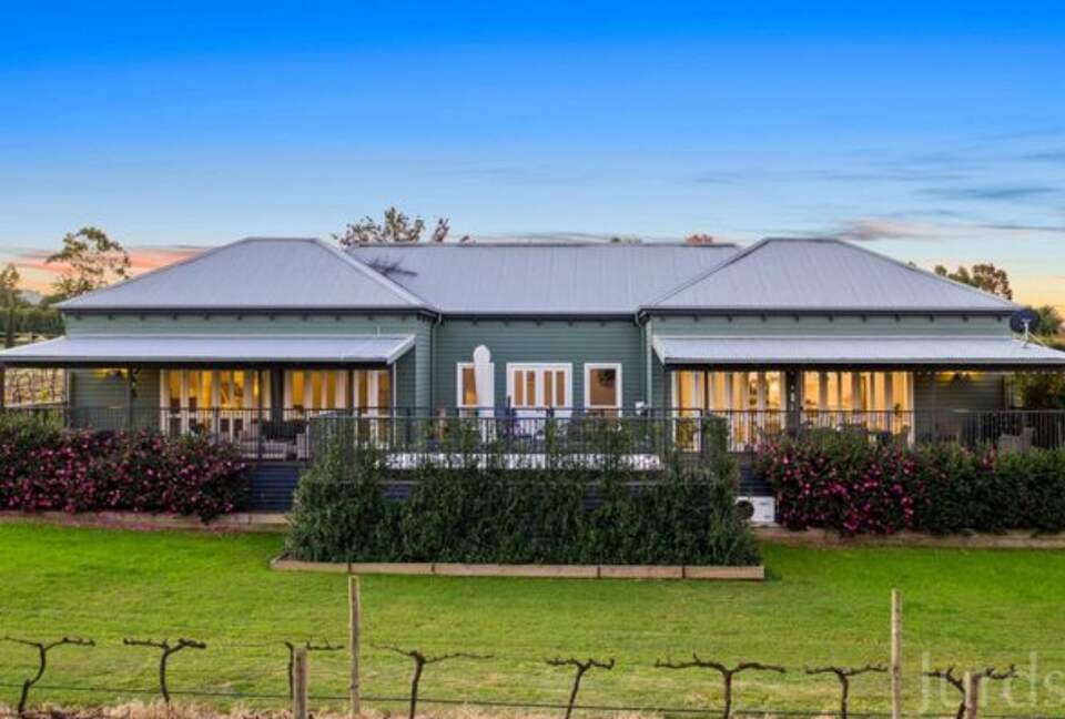 Private Pokolbin Escape Among the Vines - Pokolbin, Australia