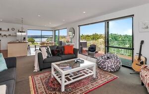 Contemporary Bay of Islands Hideaway with Spa - Russell, New Zealand